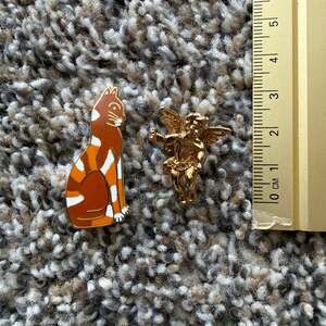 2 PCS CAT AND ANGEL Pins